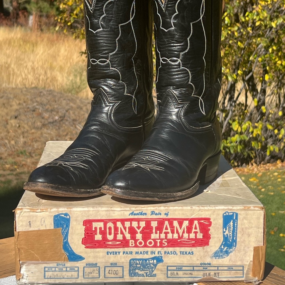 Rare Tony Lama Gold Label W/Finger Pull Holes 4100=10.0D made between 1965-70